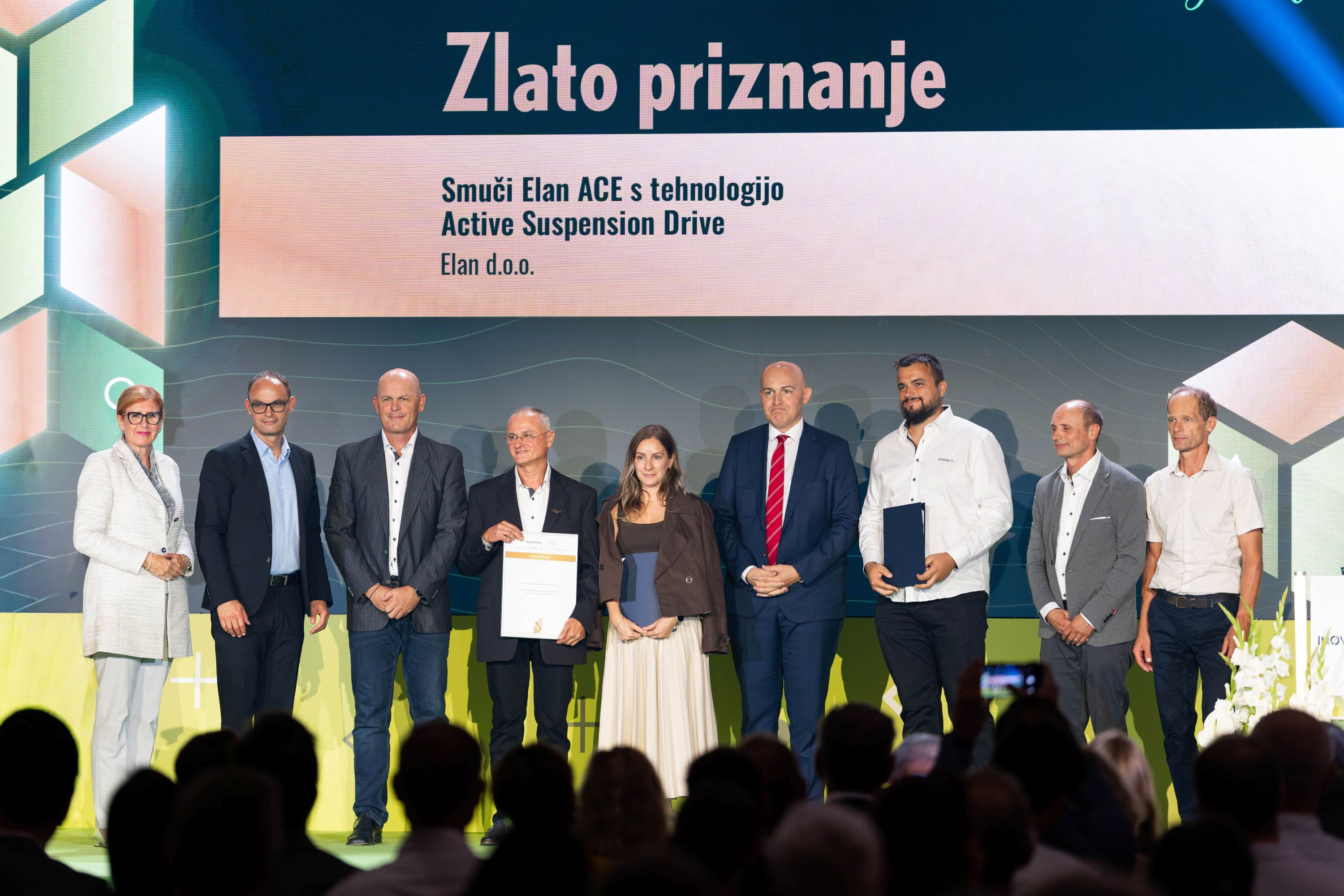 The Elan team receiving the CCIS Innovation Award